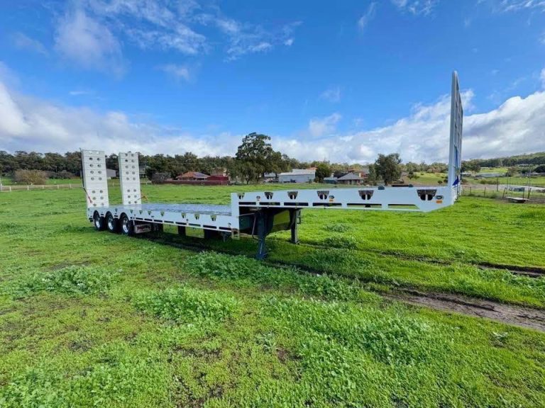 New FreightWest Next Generation Heavy Duty Triaxle Dropdeck Widener trailer