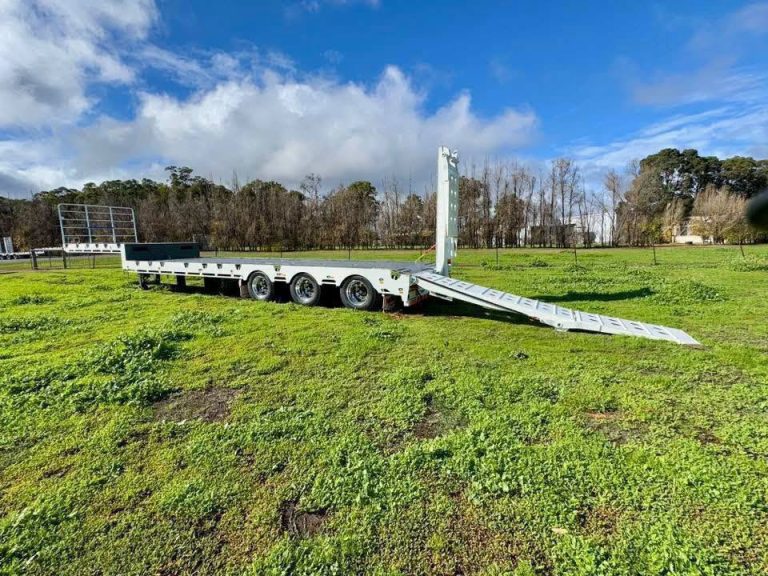 New FreightWest Next Generation Heavy Duty Triaxle Dropdeck Widener trailer