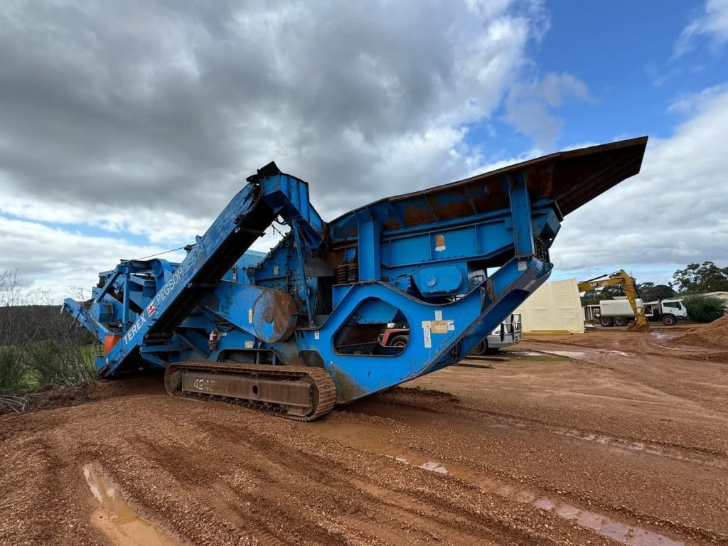 Terex Pegson 4242SR Impact Crusher / Screener on tracks with recirculating belt