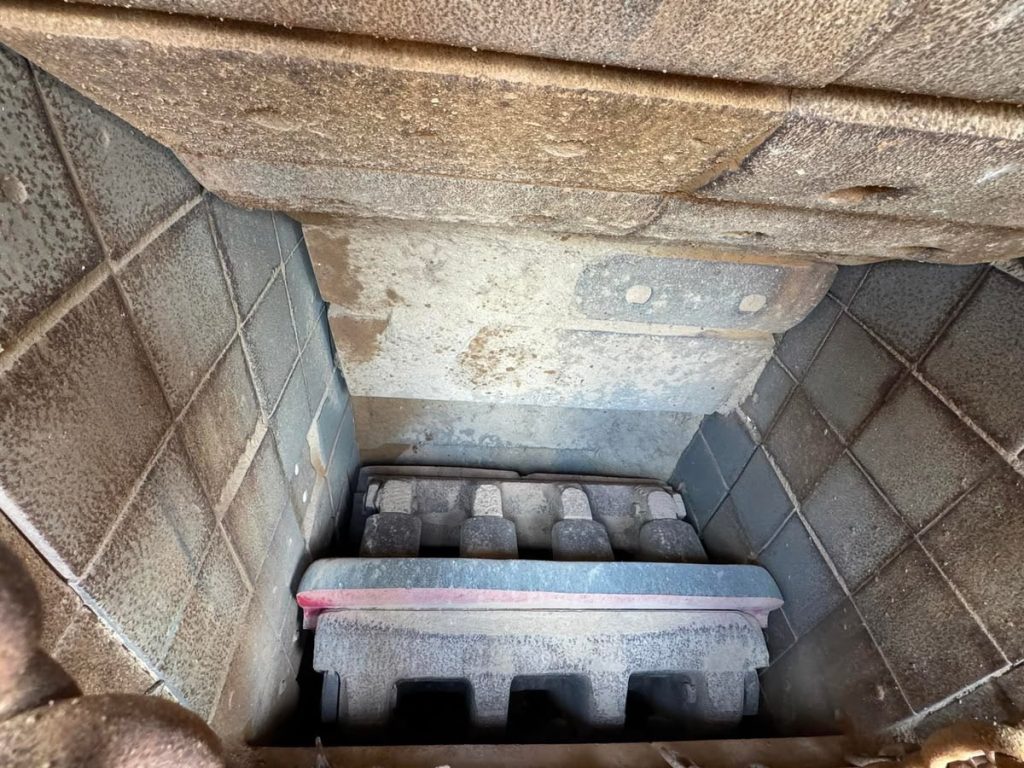 Terex Pegson 4242SR Impact Crusher / Screener on tracks with recirculating belt