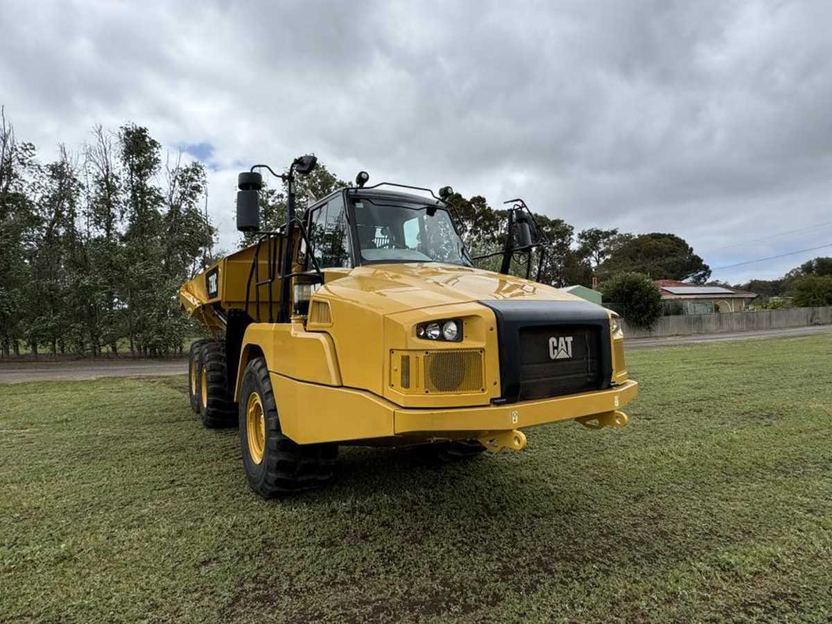 Caterpillar 730C Dump Truck Moxy