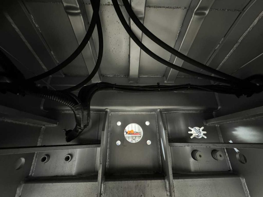 FreightWest  Heavy Duty Triaxle Dropdeck Trailer framing