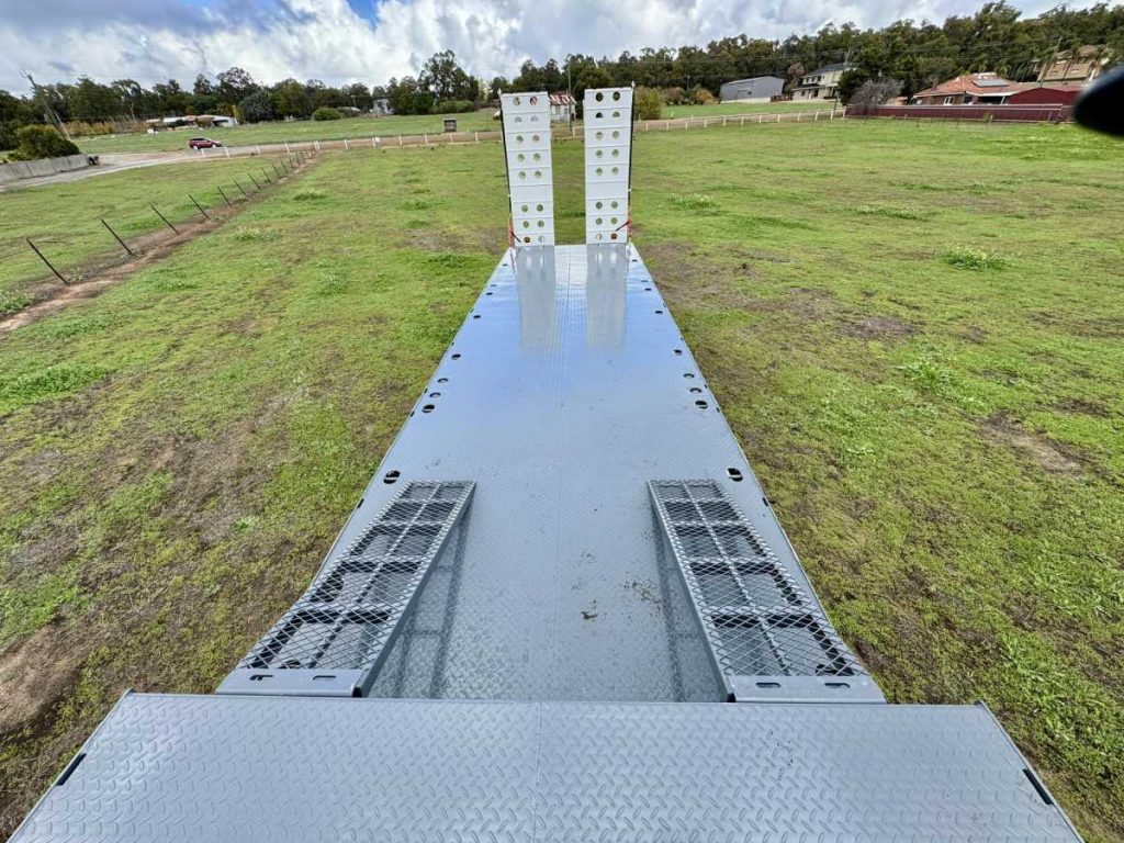 FreightWest  Heavy Duty Triaxle Dropdeck Trailer whole floor