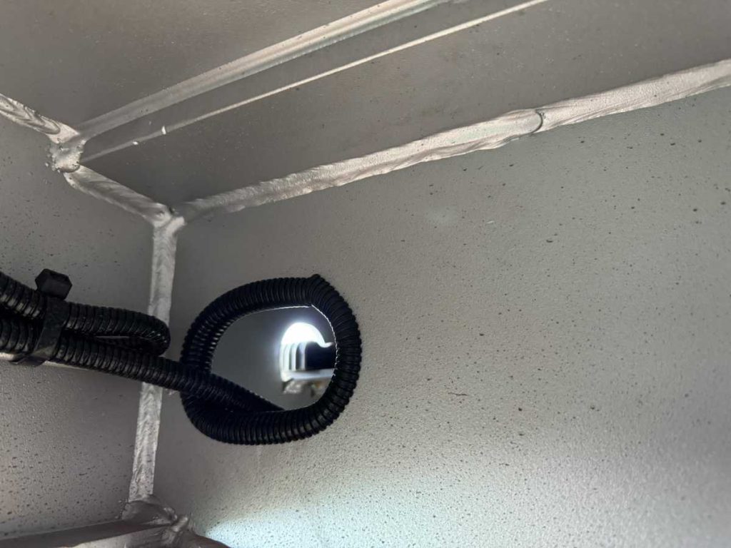 FreightWest  Heavy Duty Triaxle Dropdeck Trailer wiring