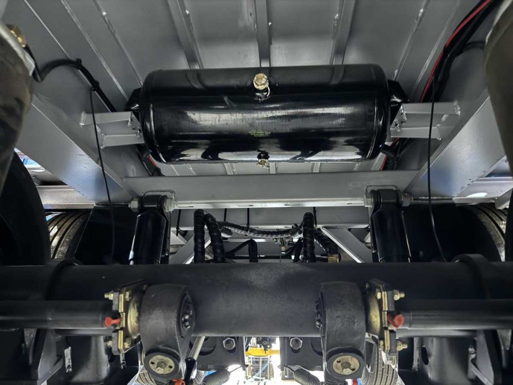 FreightWest  Heavy Duty Triaxle Dropdeck Trailer tranny