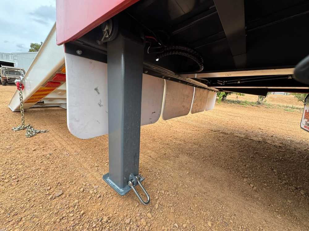 FreightWest Triaxle under