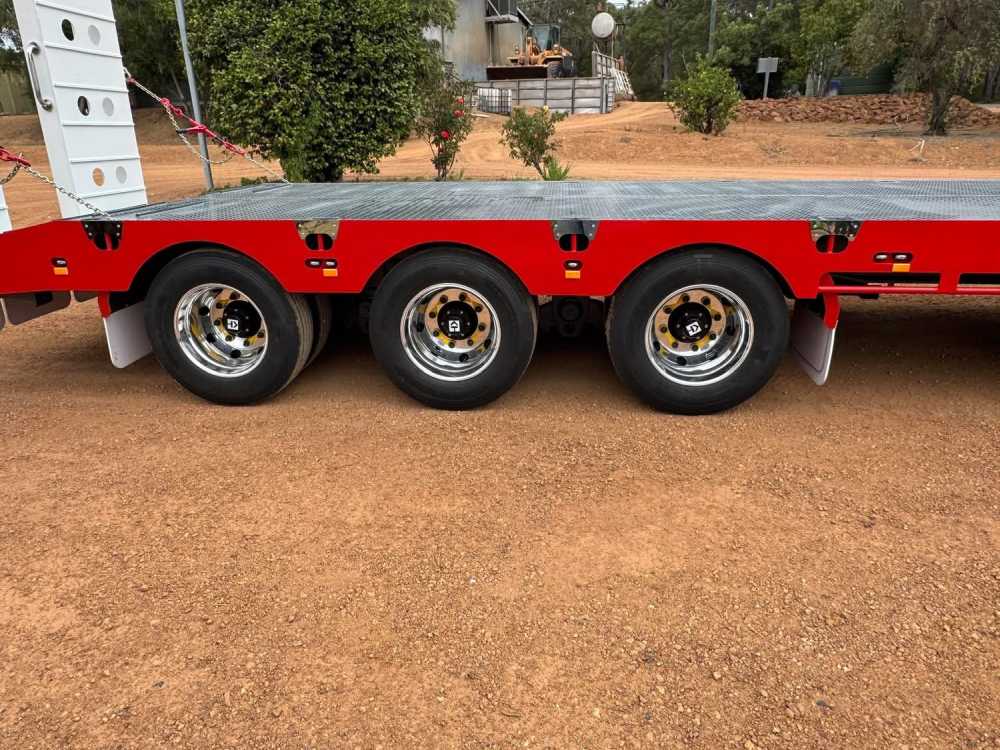 FreightWest Triaxle wheels