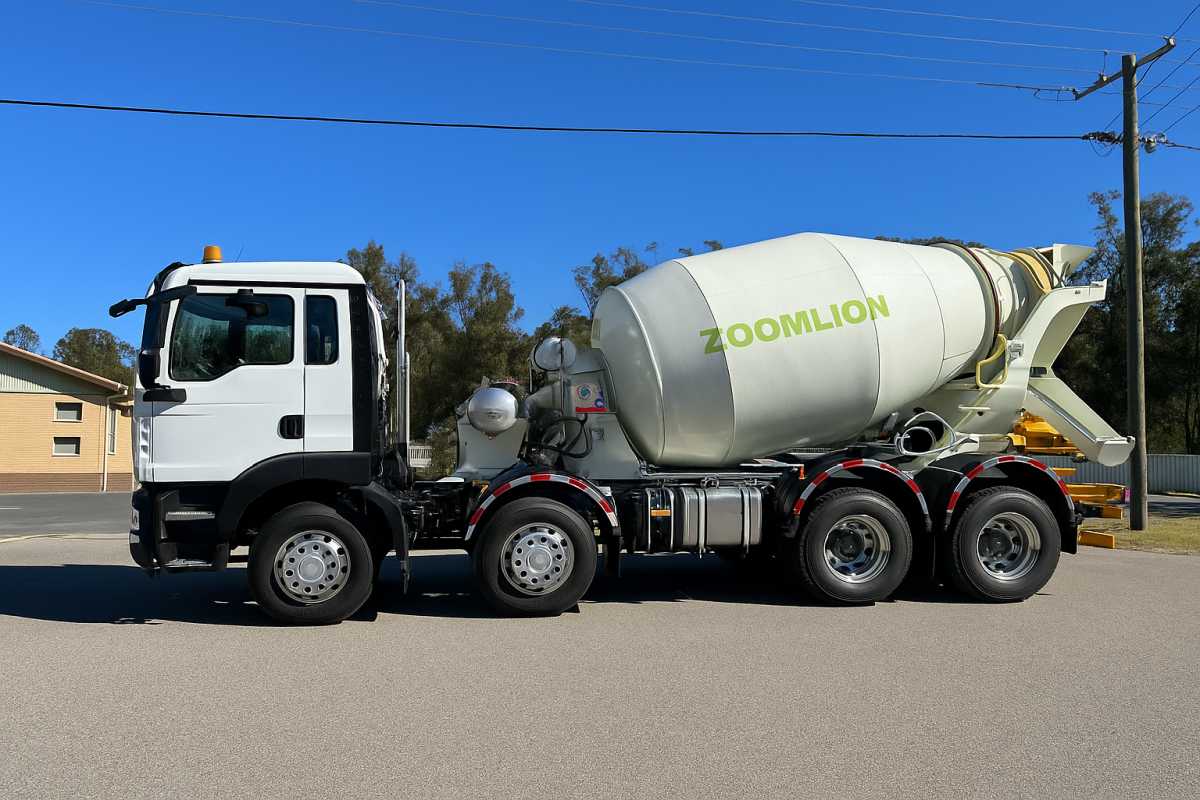 HIRE Sitrak 8x4 Concrete Agi Truck