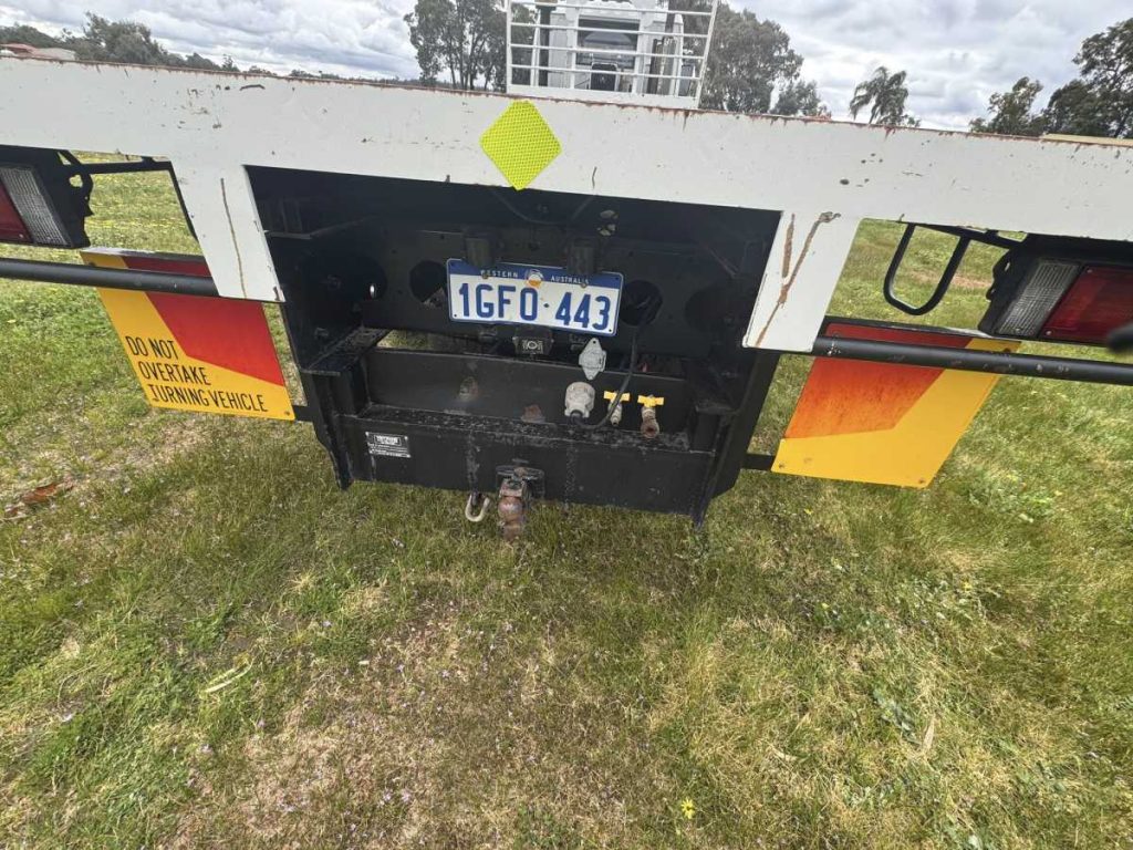 Isuzu FZR950 diesel engine