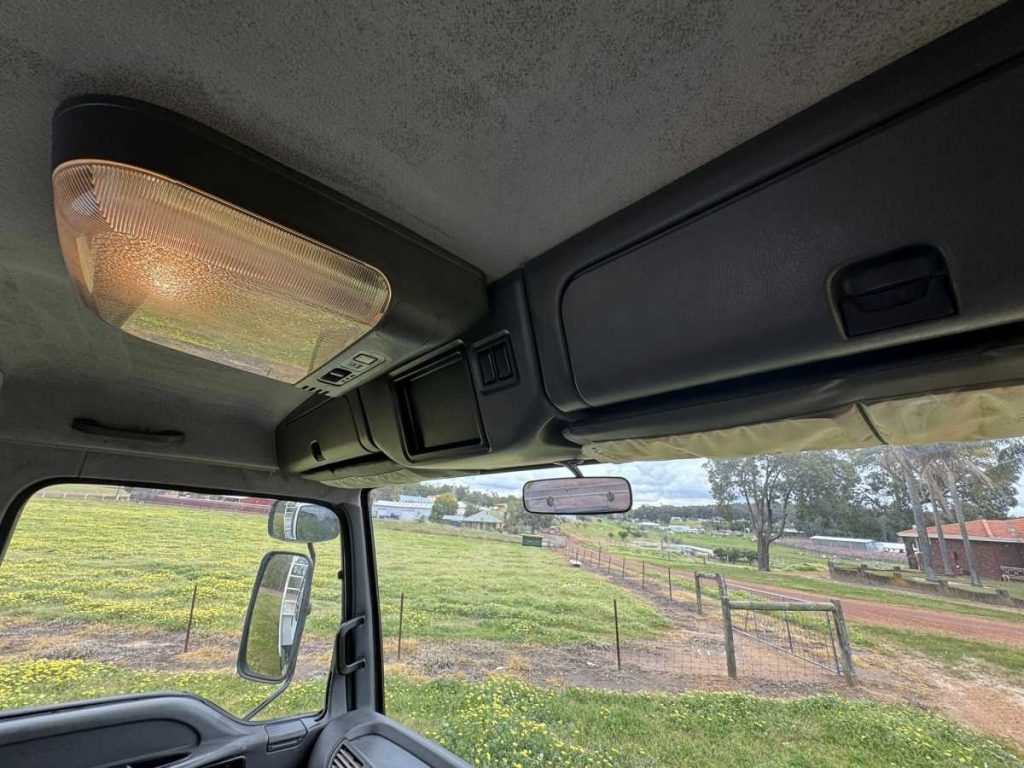 Isuzu FZR950 wheelbase