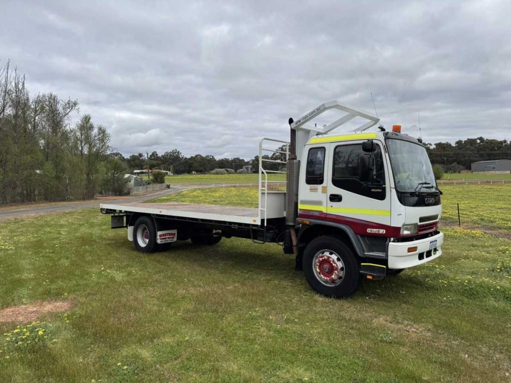 Isuzu heavy-duty truck