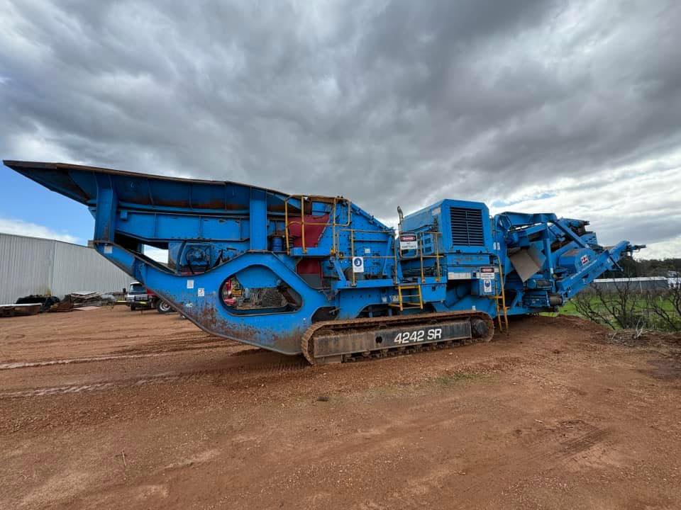Terex Pegson 4242SR Impact Crusher / Screener on tracks with recirculating belt
