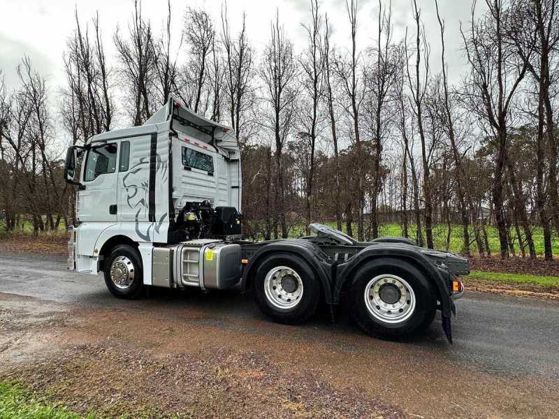 Sinotruck SITRAK C7H 6x4 Prime Mover left side