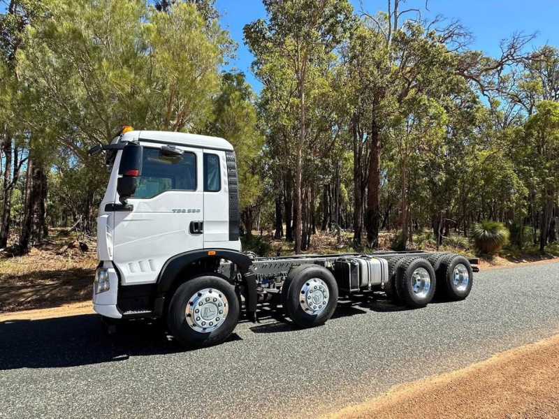 Sitrak T5G 8x4 Cab Chassis left side