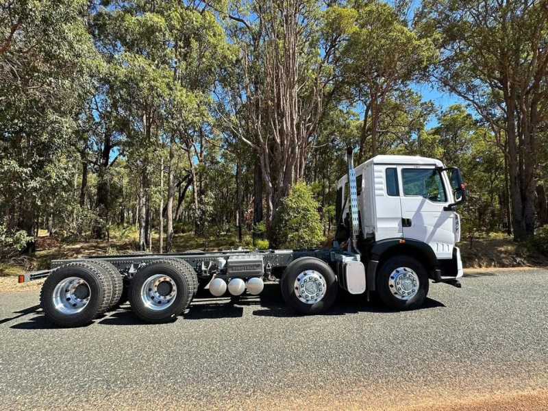 Sitrak T5G 8x4 Cab Chassis right side