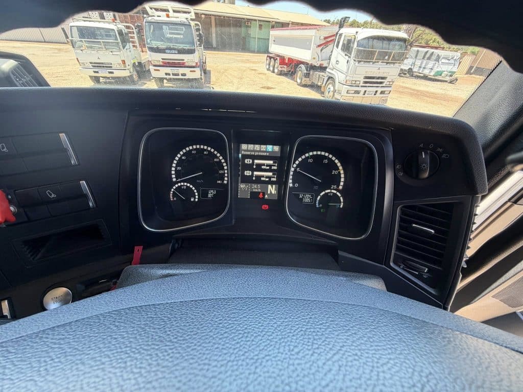 Mercedes-Benz Actros 2651 instrument cluster